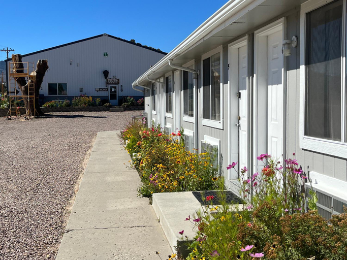 Others 3, Villa Inn, Daggett