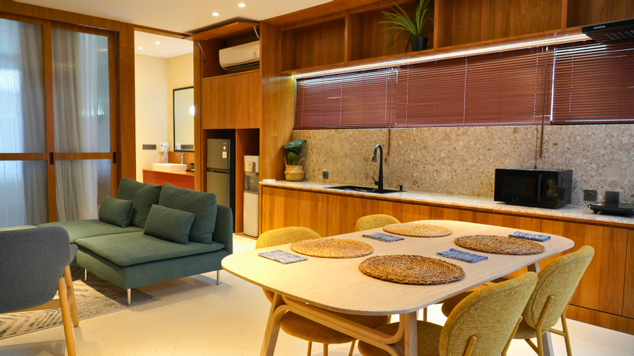 Dining Room 4