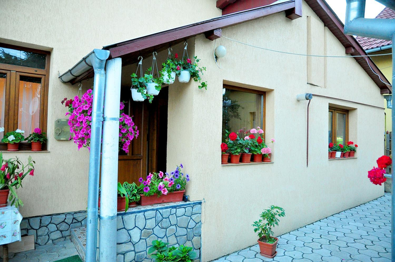 Others 3, Casa Maria, Gura Humorului