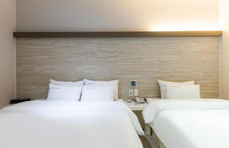Bedroom 3, Seosan Daesan Hotel, Seosan