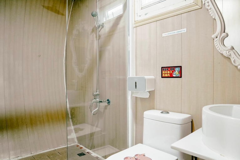 Bathroom 4, Cape 42 Hotel III, Pingtung