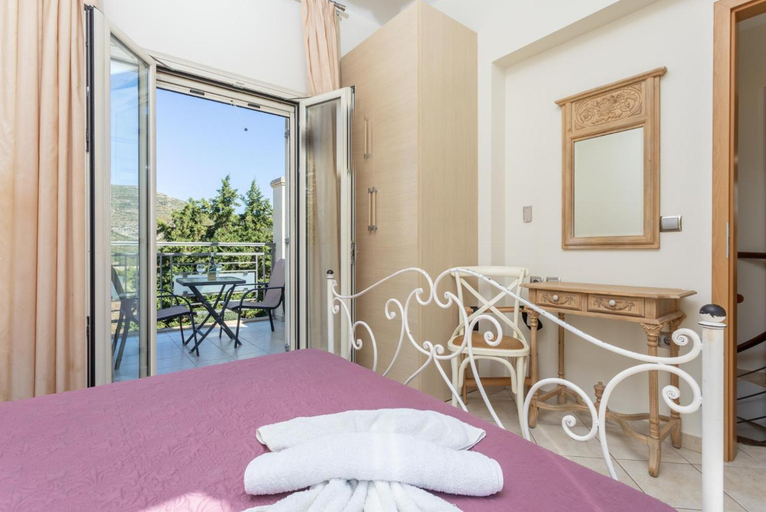 Others 4, Villa Semeli, Ionian Islands
