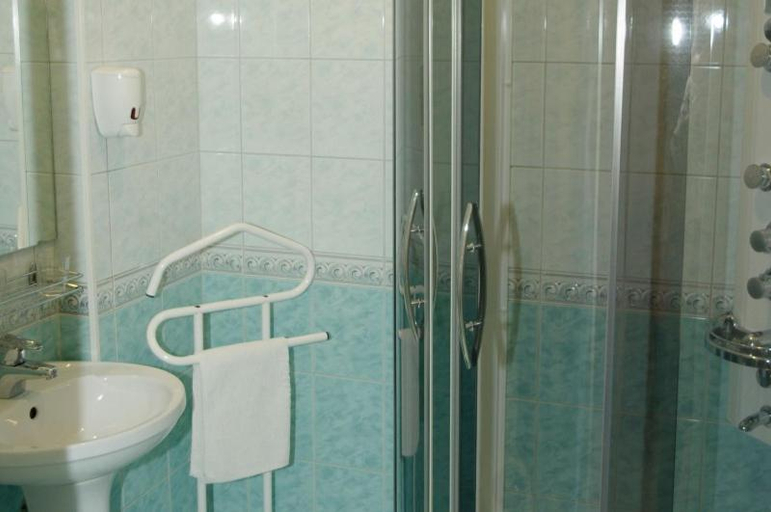 Others 5, Europe Hotel, Narva