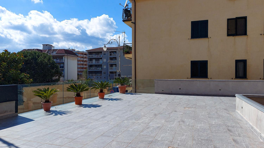 Others 2, 3B Aurora - Bed Breakfast and Boat, Salerno