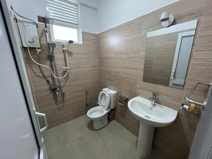 Bathroom 4, Loft 123 - Kandy, K.F.G. & G. Korale