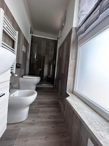 Bathroom 10