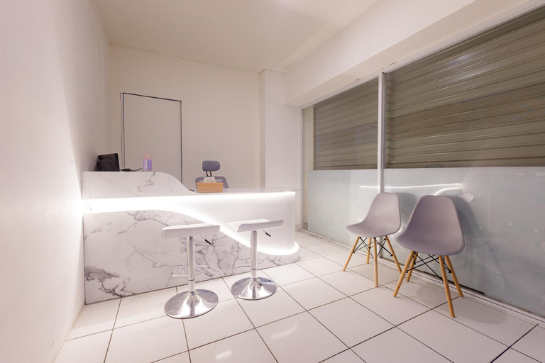 Bathroom 16