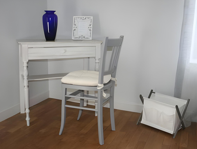 Others 4, Chambres d'Hotes Les Ifs, Mayenne