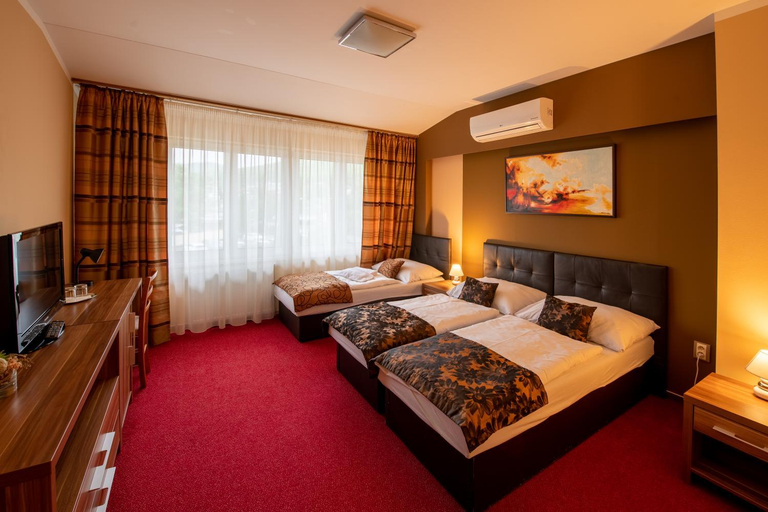 Bedroom 3, Hotel Glamour, Michalovce