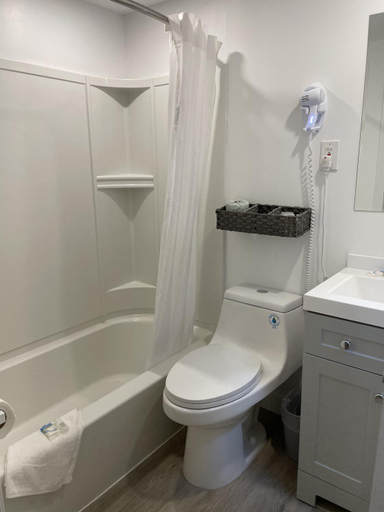 Bathroom 3, The Cutty Sark, Barnstable
