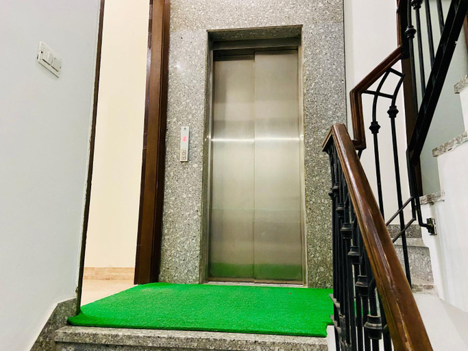 Others 4, BluO 1BHK - DLF CyberCity, MG Road / Balcony, Lift, Gurgaon