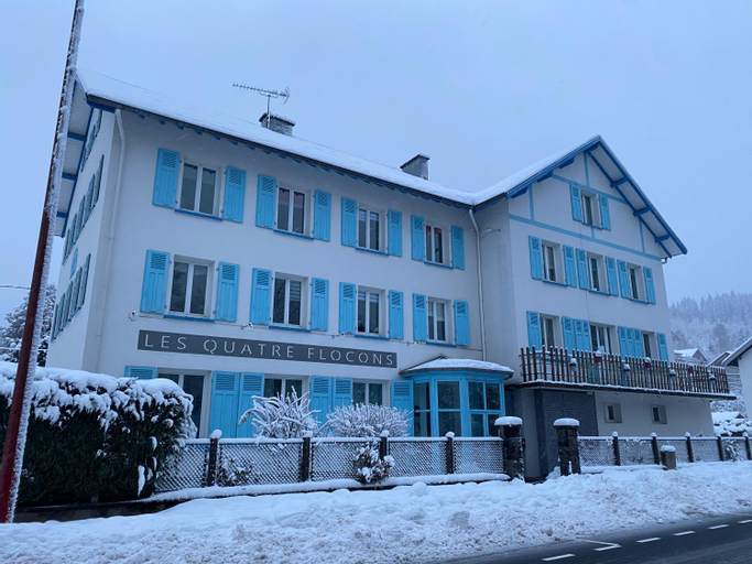 Residence les 4 flocons 100m du lac et du centre avec sauna, wifi, parking ,5 mins de la navette des, Vosges