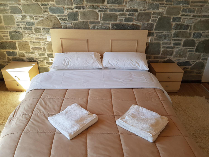 Bedroom 2, Sofra E Shpatit, Elbasanit