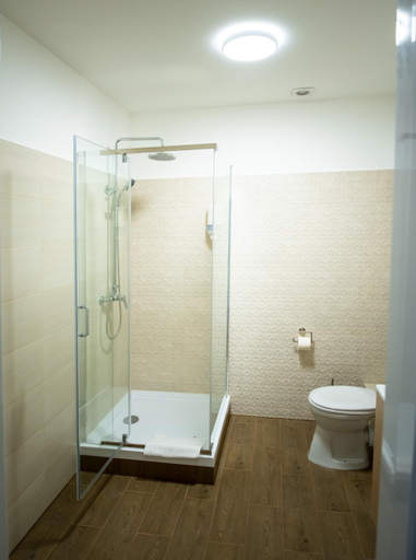 Bathroom 2, Elixir Panzio, Nyírbátor