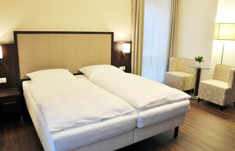 Bedroom 3, Hotel Drei Linden, Emsland