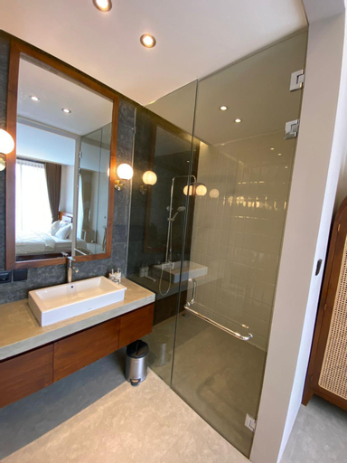 Bathroom 6