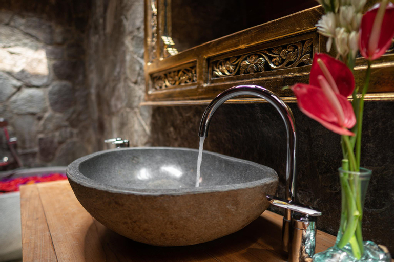 Bathroom 7