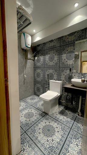 Bathroom, Hotel Inrira, Champawat