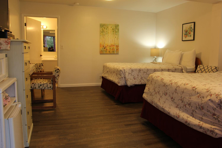 Bedroom 2, Mariners Cove Inn, Grays Harbor