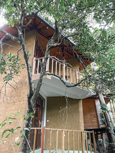 Others 4, Seasons Four Jungle Treehouse, Matara Four Gravets