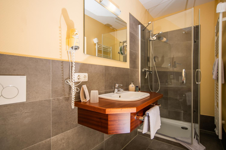 Bathroom 2, Hotel Garni Zur Alten Post, Diepholz
