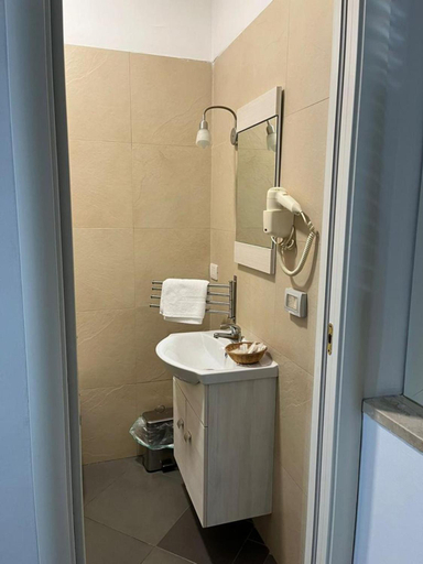 Bathroom 10