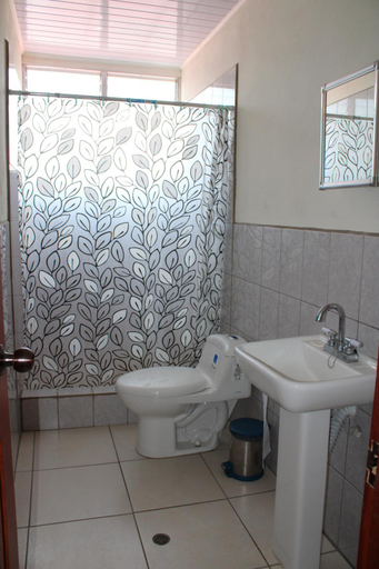 Bathroom 5, Hostal Libertad, Masaya