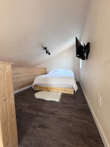 Bedroom 2, Glacier Alpine Lodges, Glacier