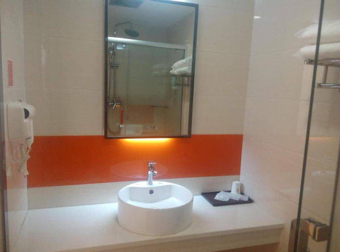 Bathroom 4, 7 Days Premium Linfen Pingyang South Street, Linfen