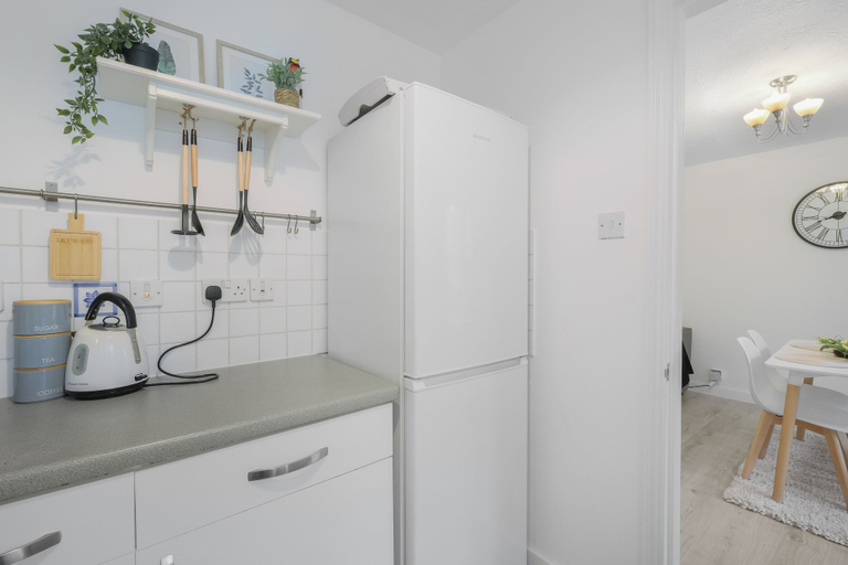 Others 4, Charming 2 Bed 1Bath Apt -Transom Square, London