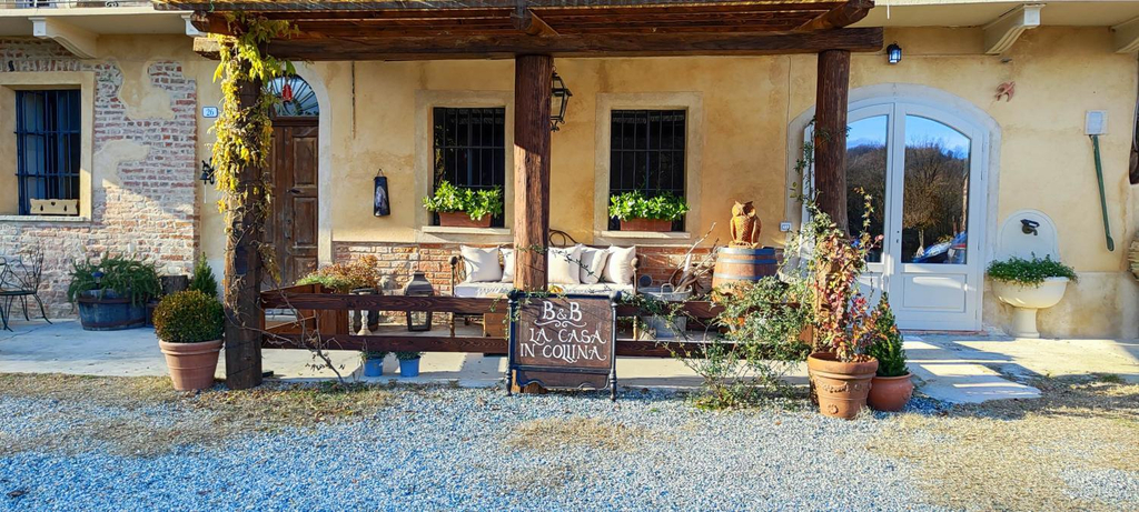 Others 5, La casa in collina, Asti