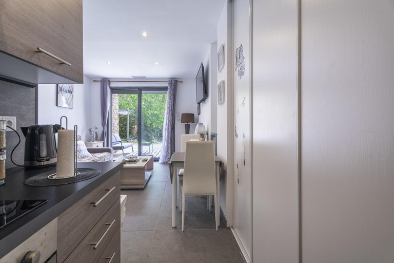 Others 5, Studio moderne tout confort, Var