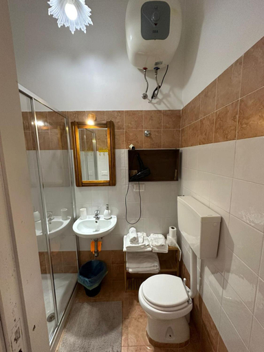 Bathroom 3, Civico 98, Messina