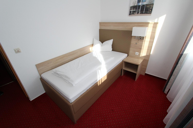 Bedroom 3, Hotel Schoch KG, Tuttlingen