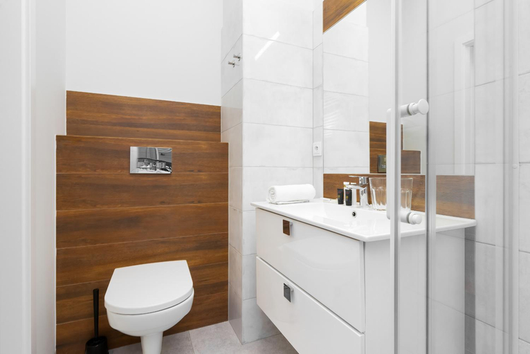 Bathroom 4, Warsaw Prymasa Tysiaclecia Business Centre by Noclegi Renters, Warsaw