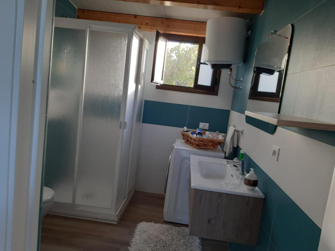 Bathroom, Camera Tina, Trapani