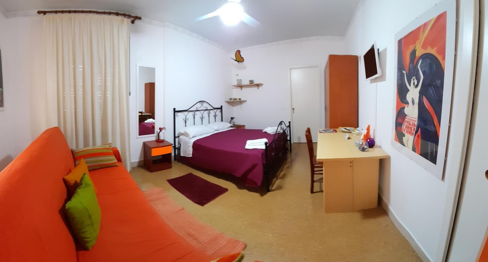 Bedroom 3, Benvenuti al Massimo, Palermo