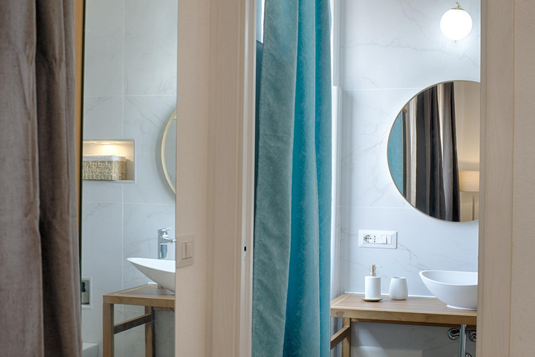 Bathroom 3, Cozy guest house Downtown, Olbia-Tempio