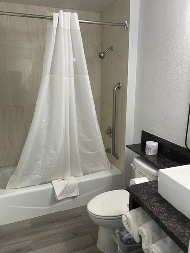 Bathroom 4, Studio 6 Suites – San Bernardino, CA, San Bernardino