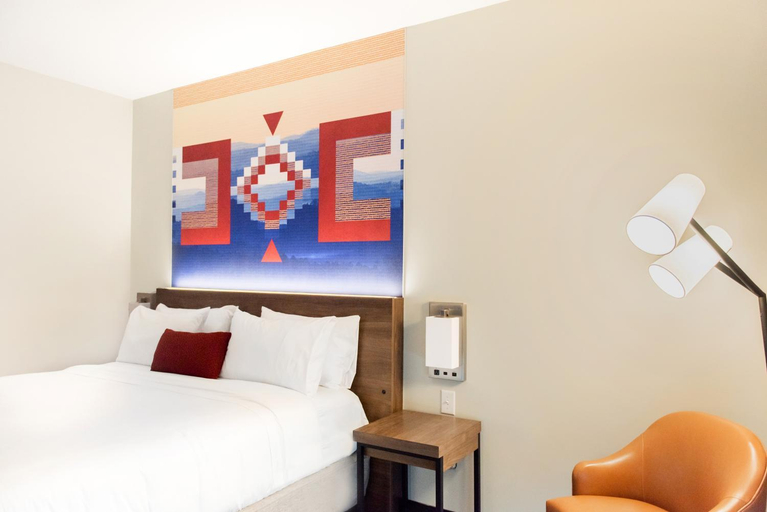 Bedroom 5, Lucky Star Casino Hotel & Convention Center, Blaine