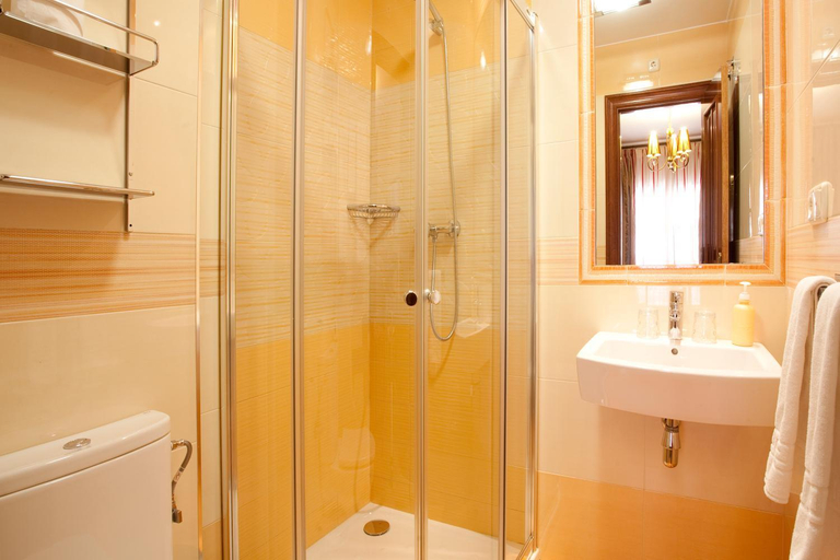 Bathroom 3, Hostal Rodri, Granada