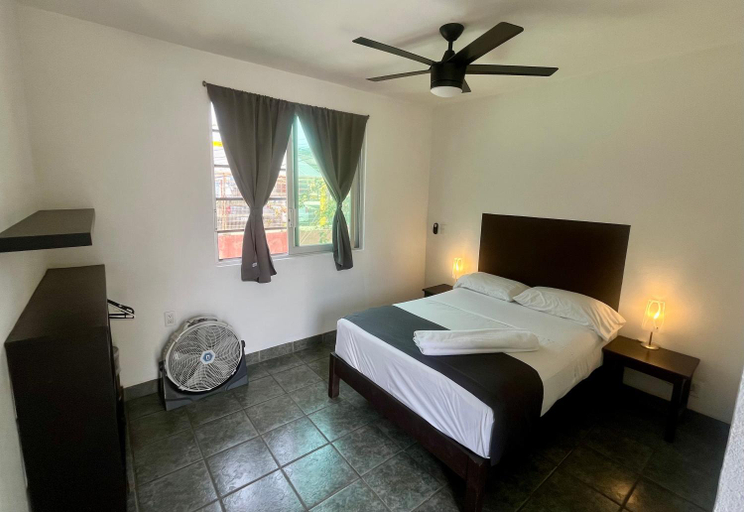 Bedroom 2, Hotel Aqualuna Cyclops, Dist. Pochutla