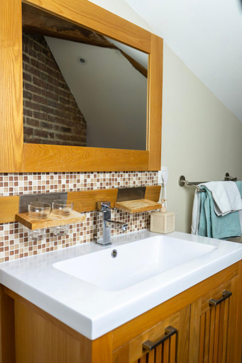 Bathroom 3, Chez Nous Laval, Mayenne