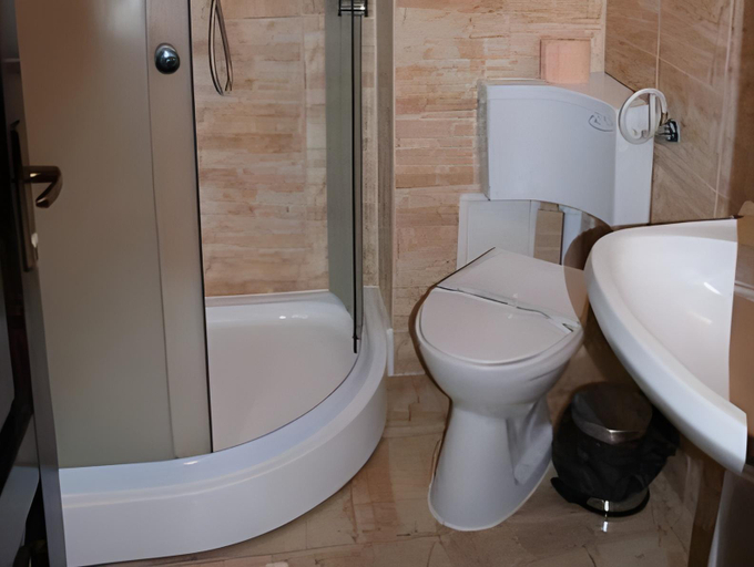 Bathroom, Hotel Ami, Sanmartin