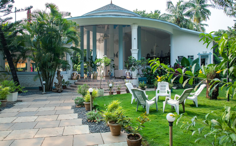 Food & Drinks 5, Sashas Holiday Village, North Goa