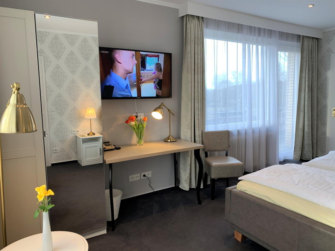 Bedroom 3, Hotel-Restaurant Fuchs, Harburg