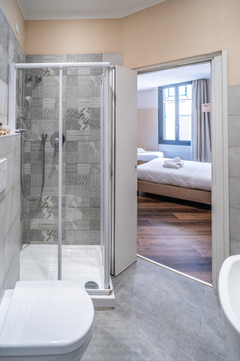 Bathroom 12