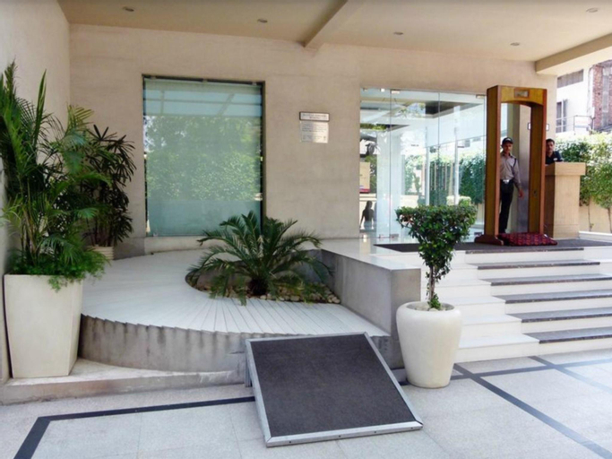Public Area 2, Hometel Chandigarh, Chandigarh
