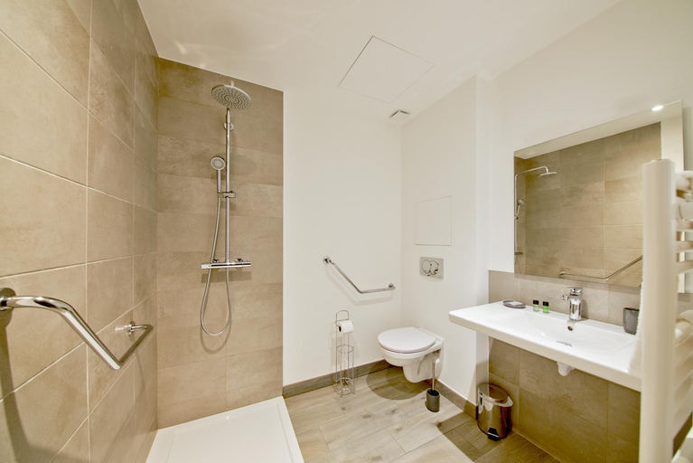 Bathroom 4, Residence Pierre & Vacances Premium Les Terrasses d'Arsella, Corse-du-Sud
