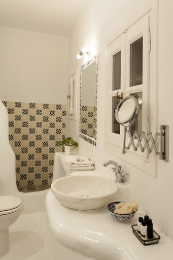 Bathroom 3, Beachfront Mykonos Guest House, South Aegean